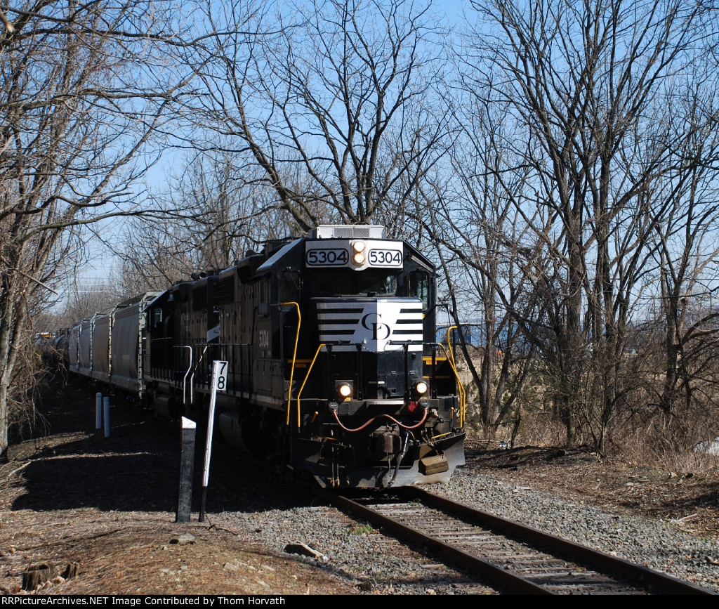 RP1 passes by WASS MP 78 with 17 cars in its consist